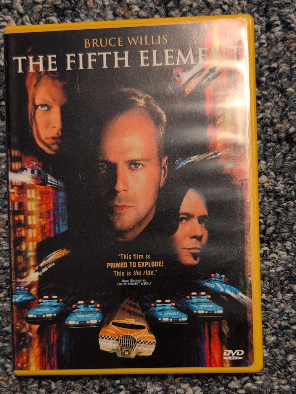 Bruce Willis The Fifth Element DVD - Yellow Case